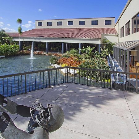 Miami Lakes Hotel Kültér fotó
